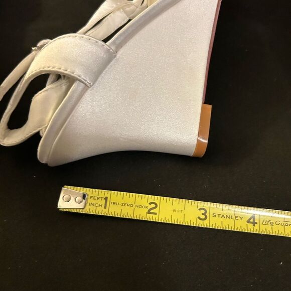 Women’s Satin Lace Peep Toe Flowers Detail Wedge Ankle Strap white size 4 - 4.5 - Picture 8 of 11